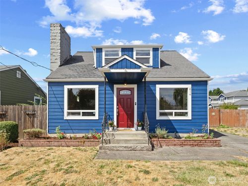 614 15th St Nw, Puyallup, WA, 98371-4066 | Card Image