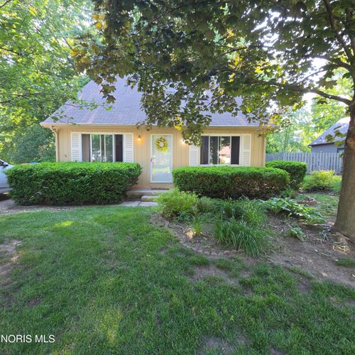 1120 Clark St, Holland, OH, 43528-8766 | Card Image