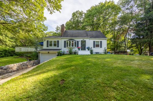 135 Elise Dr, Waterbury, CT, 06708-4908 | Card Image