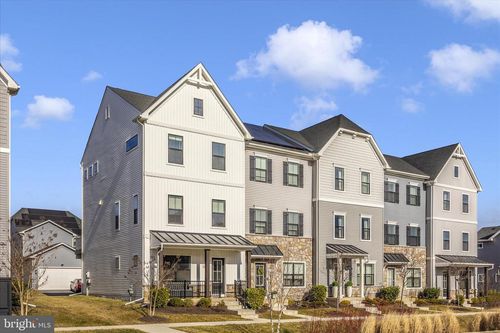 1310 Pedigree St, FREDERICK, MD, 21702-2362 | Card Image