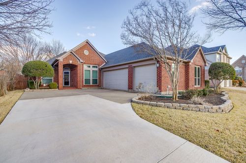 6425 Greenbriar Ln, Fort Worth, TX, 76132-3037 | Card Image