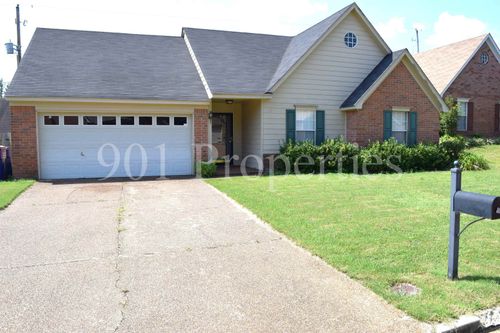 9593 Daly Dr, Lakeland, TN, 38002-4287 | Card Image