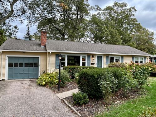 19 Terrace Dr, East Greenwich, RI, 02818-2526 | Card Image