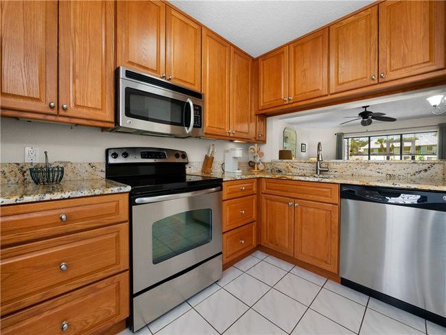 APT-2 - 5825 Marina Dr, House attached with 2 bedrooms, 2 bathrooms and null parking in Sebastian FL | Image 9
