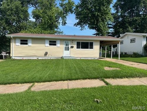 1065 Hadwin Dr, Florissant, MO, 63033-6011 | Card Image