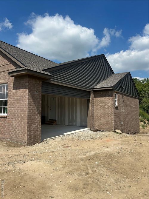 42984 Lexington Ct, Van Buren Township, MI, 48111-3118 | Card Image