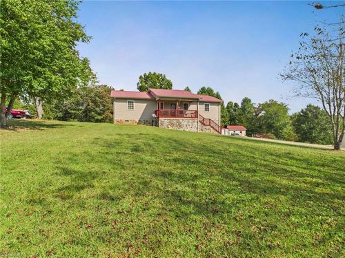 1368 Middle Rd, Stony Point, NC, 28678-9500 | Card Image