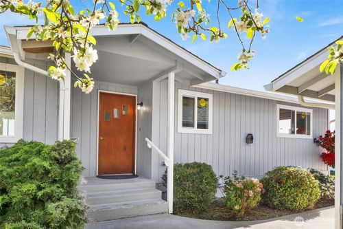 11586 Scott Rd, Bow, WA, 98232-9334 | Card Image