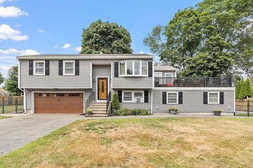 4 Fitzgerald Way, Beverly, MA, 01915-2528 | Card Image
