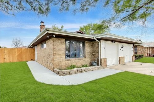 1310 Beverly Ln, STREAMWOOD, IL, 60107-2803 | Card Image