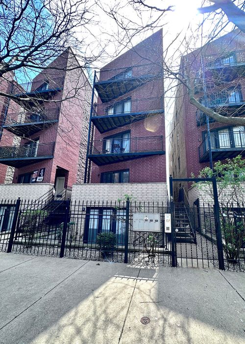 apt-5-25 E 26th St, Chicago, IL, 60616-4715 | Card Image