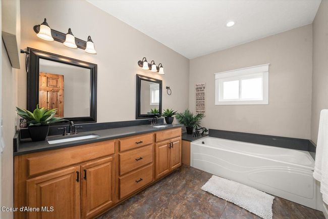 3772 S Schilling Loop, House other with 6 bedrooms, 4 bathrooms and null parking in Post Falls ID | Image 26