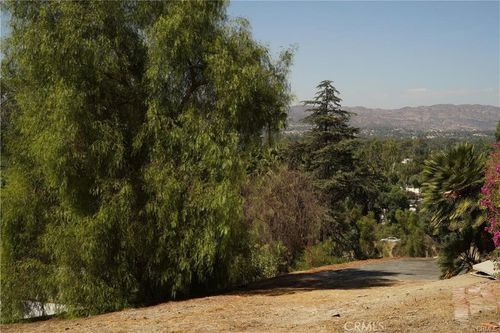 22636 Avenue San Luis, Woodland Hills, CA, 91364 | Card Image