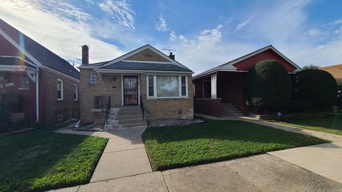 8828 S Ridgeland Ave, Chicago, IL, 60617-2838 | Card Image