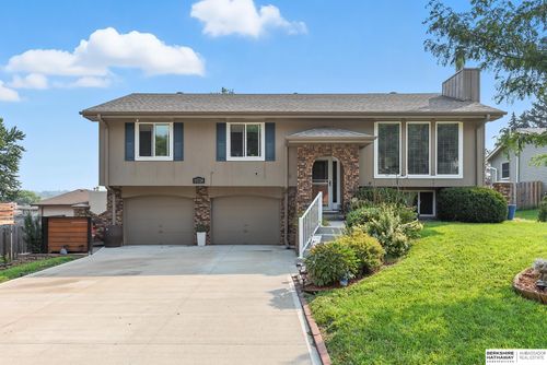 15724 Hascall Cir, Omaha, NE, 68130-1970 | Card Image