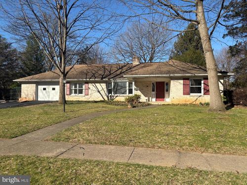 1043 W Areba Avenue, HERSHEY, PA, 17033 | Card Image