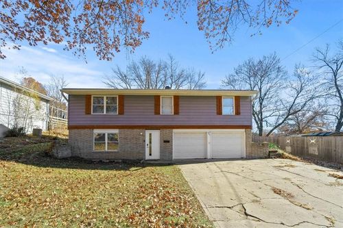 5601 N Tullis Avenue, Kansas City, MO, 64119 | Card Image