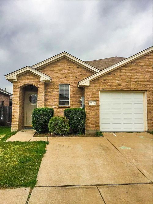 905 Walnut St, Burleson, TX, 76028-7065 | Card Image