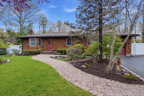 186 Radio Avenue, Brookhaven, NY, 11764 | Card Image