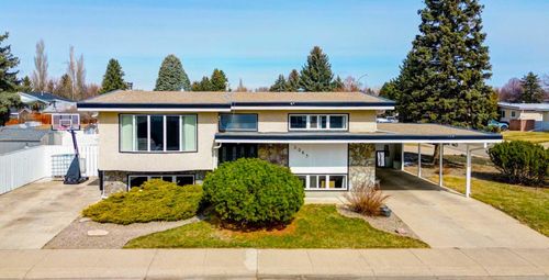 2043 19 St N, Lethbridge, AB, T1H4B1 | Card Image