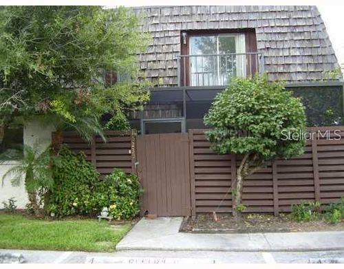 15235 W Pond Woods Drive, Tampa, FL, 33618 | Card Image