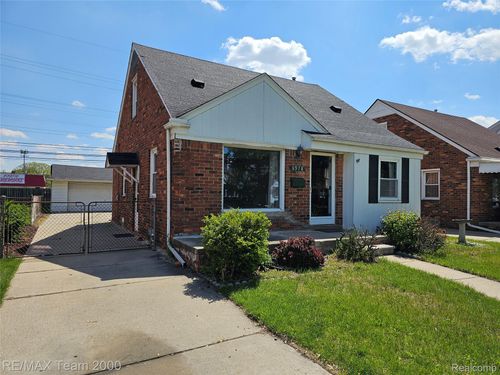 6978 Mayburn St, Dearborn Heights, MI, 48127-2218 | Card Image