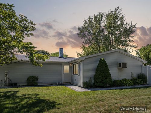 77 Masonic Ave, Holtsville, NY, 11742-2332 | Card Image