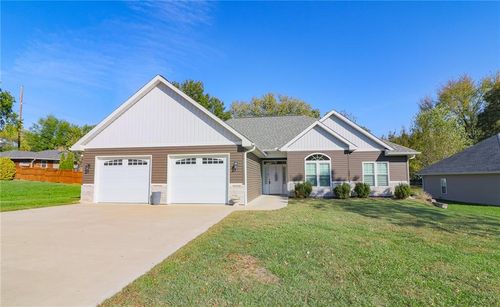 803 Hutton Valley Rd, Clinton, MO, 64735-3077 | Card Image