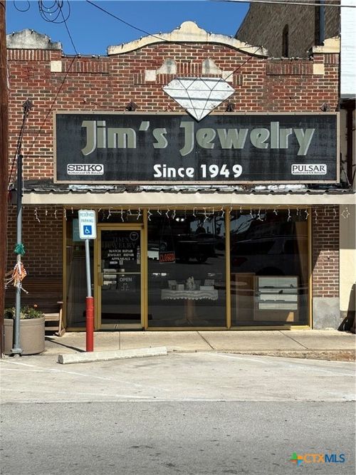 103 W Main St, Llano, TX, 78643-1931 | Card Image