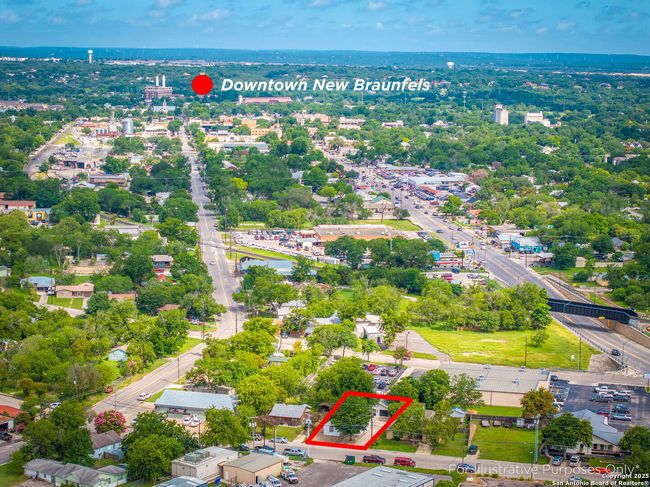 150 W Faust St, House other with 2 bedrooms, 3 bathrooms and null parking in New Braunfels TX | Image 48