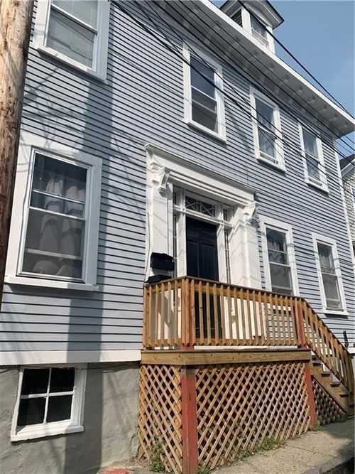 2-32 Ann St, Newport, RI, 02840-3436 | Card Image
