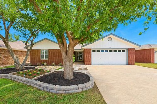 1013 Homestead Dr, Lubbock, TX, 79416-5011 | Card Image