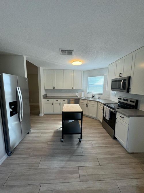 4020 E Louisiana Ave, TAMPA, FL, 33610-6726 | Card Image
