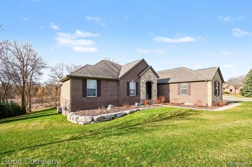 900 Watersmeet Dr, Oxford, MI, 48371-6615 | Card Image