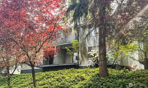 b-5-3838 Lake Washington Boulevard Se, Bellevue, WA, 98006 | Card Image