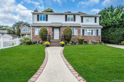 2730 Remsen St, Baldwin, NY, 11510-3830 | Card Image