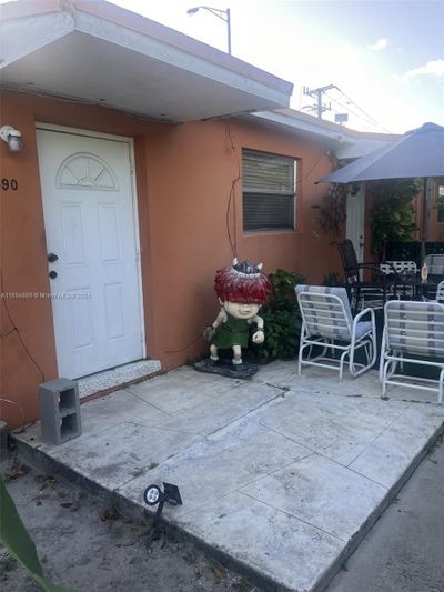 990 Se 4th St, Home with 0 bedrooms, 0 bathrooms and 8 parking in Hialeah FL | Image 2