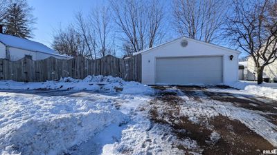 2519 33 Rd Avenue, House other with 2 bedrooms, 2 bathrooms and null parking in Rock Island IL | Image 2