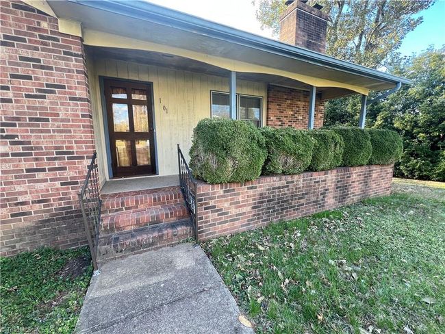 101 N Wilson St, House other with 4 bedrooms, 2 bathrooms and null parking in Madison NC | Image 9