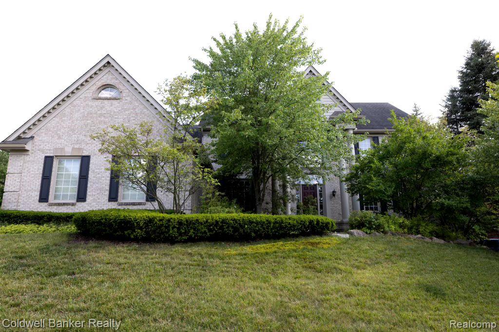 Stonebrook Dr, Northville, MI 48168 #1