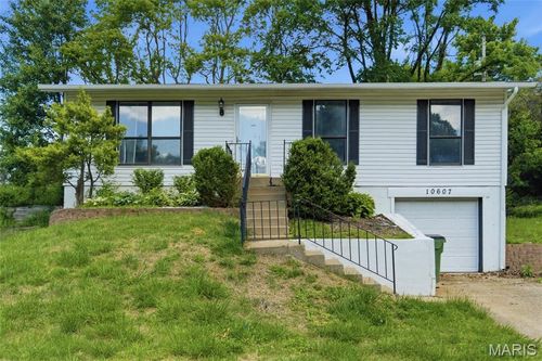 10607 Saint Michaels Terrace Ct, Saint Ann, MO, 63074-3733 | Card Image