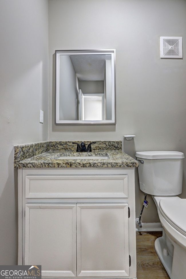 288 Country Club Dr, Condo with 3 bedrooms, 3 bathrooms and null parking in jonesboro GA | Image 8