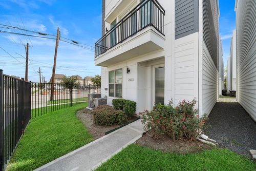 2603 Hutchins St, Houston, TX, 77004-1305 | Card Image