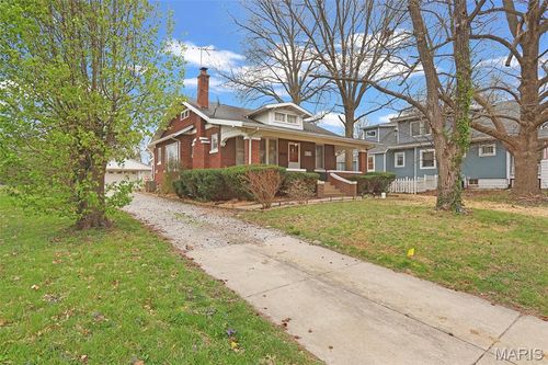 812 Hillsboro Ave, Edwardsville, IL, 62025-1823 | Card Image