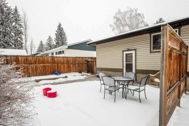 139 Gloucester Crescent Sw, Home with 5 bedrooms, 3 bathrooms and 2 parking in Calgary AB | Image 39