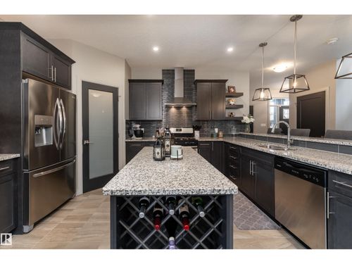 7038 172a Ave Nw, Edmonton, AB, T5Z0M9 | Card Image