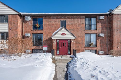 apt-202r-36 English Village Rd, Manchester, NH, 03102-2433 | Card Image