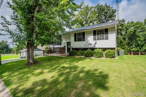 230 Ridge Dr, Chester, IL, 62233-1819 | Card Image