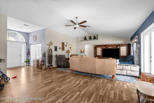 10457 Cranston St, House other with 5 bedrooms, 2 bathrooms and null parking in Spring Hill FL | Image 6
