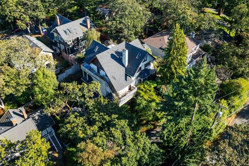 1043/1045 Belmont Ave, Victoria, BC, V8S3T4 | Card Image